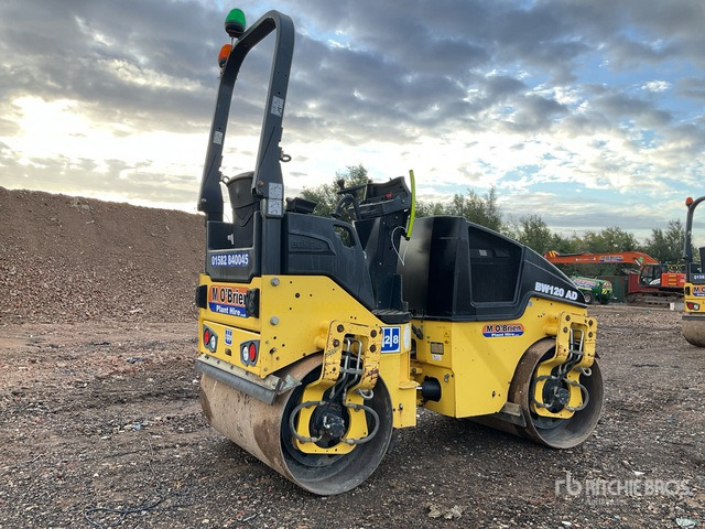 2015 Bomag 120AD-5 Double Drum Roller - Compacteur: photos 4 2015 Bomag 120AD-5 Double Drum Roller - Compacteur: photos 4