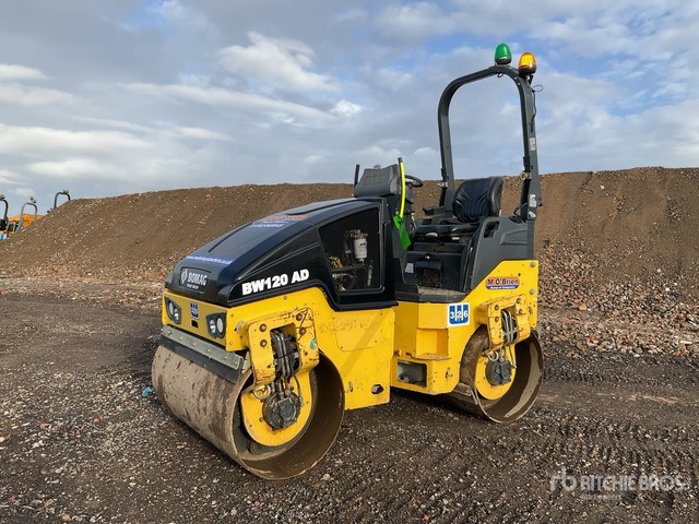 2015 Bomag 120AD-5 Double Drum Roller - Compacteur: photos 1 2015 Bomag 120AD-5 Double Drum Roller - Compacteur: photos 1