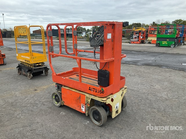 2015 JLG 1230ES Scissor Lift Vertical Mast Lift - Nacelle à mât vertical: photos 4 2015 JLG 1230ES Scissor Lift Vertical Mast Lift - Nacelle à mât vertical: photos 4
