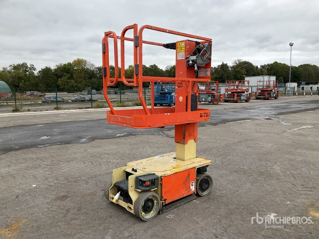 2015 JLG 1230ES Scissor Lift Vertical Mast Lift - Nacelle à mât vertical: photos 2 2015 JLG 1230ES Scissor Lift Vertical Mast Lift - Nacelle à mât vertical: photos 2