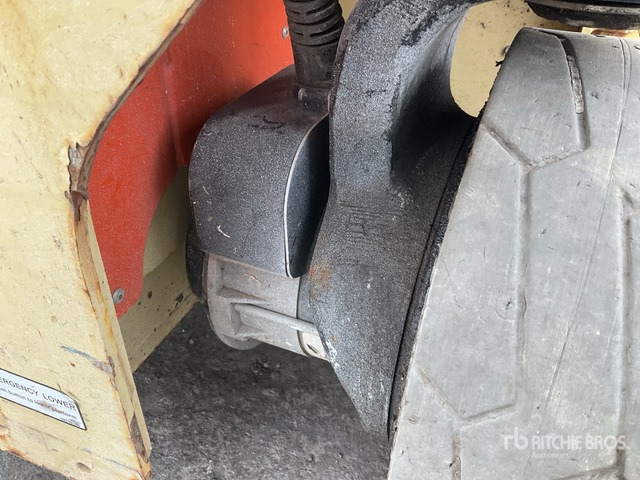 2016 JLG 1230ES Scissor Lift Vertical Mast Lift - Nacelle à mât vertical: photos 5 2016 JLG 1230ES Scissor Lift Vertical Mast Lift - Nacelle à mât vertical: photos 5