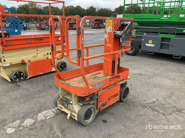 2017 JLG 1230ES Scissor Lift Vertical Mast Lift - Nacelle à mât vertical: photos 3 2017 JLG 1230ES Scissor Lift Vertical Mast Lift - Nacelle à mât vertical: photos 3