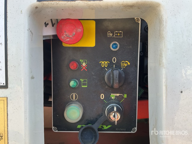 2017 Nifty HR21 4WD Hybrid Articulating Boom Lift - Nacelle articulée: photos 5 2017 Nifty HR21 4WD Hybrid Articulating Boom Lift - Nacelle articulée: photos 5