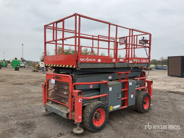 2017 Skyjack SJ8841 2017 Skyjack SJ8841 RT Scissor Lift Scissor Lift - Nacelle ciseaux: photos 4 2017 Skyjack SJ8841 2017 Skyjack SJ8841 RT Scissor Lift Scissor Lift - Nacelle ciseaux: photos 4