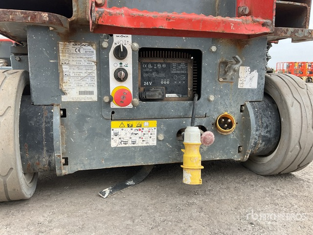 2017 Skyjack SJIII3219 2017 Skyjack SJlll3219 Scissor Lift Scissor Lift - Nacelle ciseaux: photos 5 2017 Skyjack SJIII3219 2017 Skyjack SJlll3219 Scissor Lift Scissor Lift - Nacelle ciseaux: photos 5