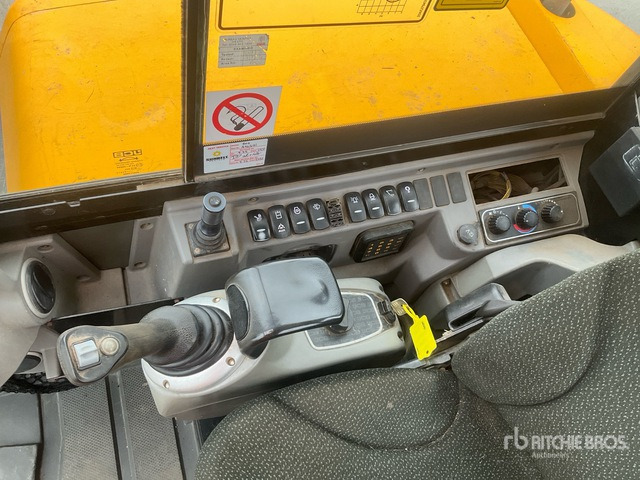 2018 JCB 65R-1 2018 JCB 65R-1 Tracked Excavator Mini Excavator: <6.6t - Mini pelle: photos 5 2018 JCB 65R-1 2018 JCB 65R-1 Tracked Excavator Mini Excavator: <6.6t - Mini pelle: photos 5