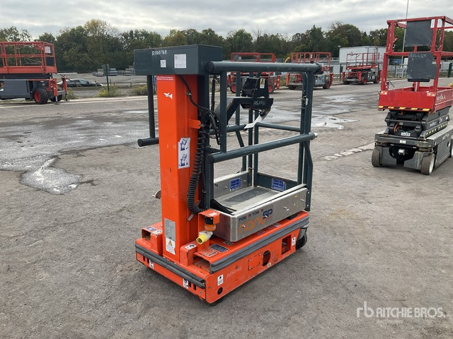 2020 Power Tower Nano SP Plus Scissor Lift Vertical Mast Lift - Nacelle à mât vertical: photos 3 2020 Power Tower Nano SP Plus Scissor Lift Vertical Mast Lift - Nacelle à mât vertical: photos 3