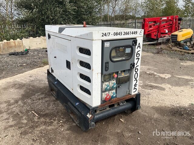 Sdmo R22 Generator Set - Groupe électrogène: photos 1 Sdmo R22 Generator Set - Groupe électrogène: photos 1