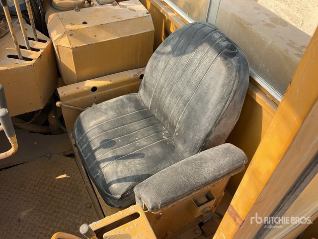 1981 Cat D8K w/ Midwestern M583 Conversion Pipelayer - Poseur de canalisations: photos 5 1981 Cat D8K w/ Midwestern M583 Conversion Pipelayer - Poseur de canalisations: photos 5