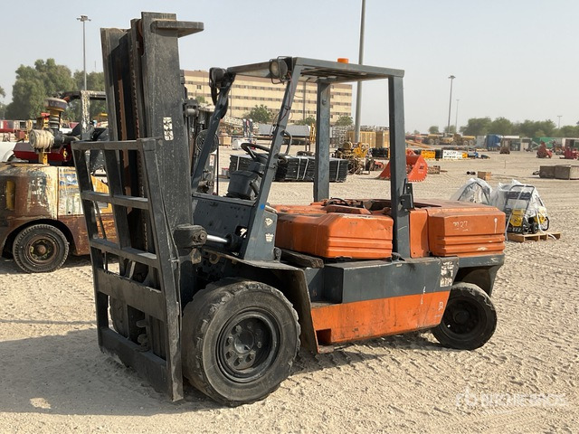 1995 Toyota 5FDA50 5 ton (Inoperable) Forklift - Chariot élévateur diesel: photos 1 1995 Toyota 5FDA50 5 ton (Inoperable) Forklift - Chariot élévateur diesel: photos 1