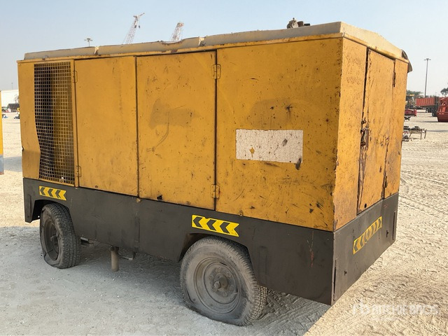 1996 Atlas Copco Mobile (Inoperable) Air Compressor - Compresseur d'air: photos 2 1996 Atlas Copco Mobile (Inoperable) Air Compressor - Compresseur d'air: photos 2