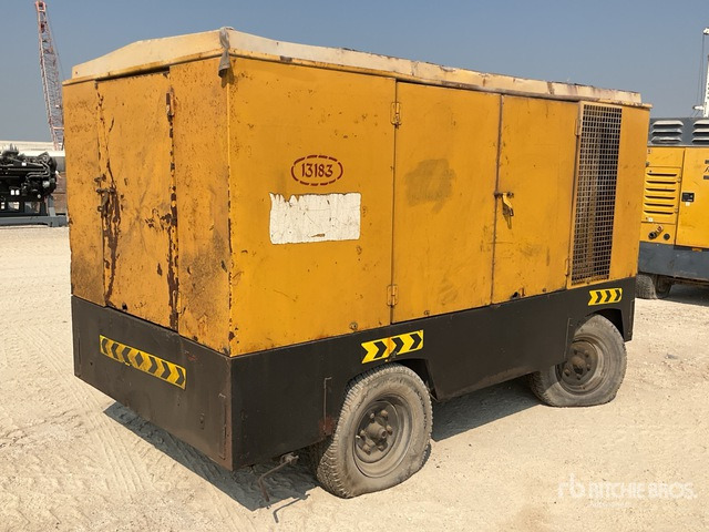 1996 Atlas Copco Mobile (Inoperable) Air Compressor - Compresseur d'air: photos 3 1996 Atlas Copco Mobile (Inoperable) Air Compressor - Compresseur d'air: photos 3