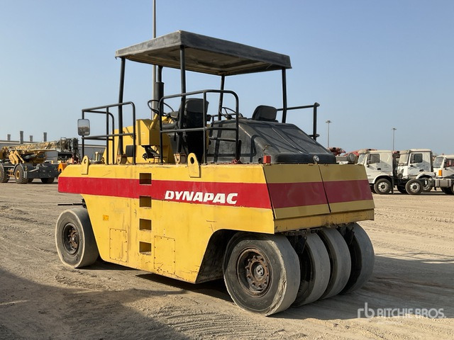2002 Dynapac CP 271 9 Wheel Pneumatic Roller - Compacteur à pneus: photos 4 2002 Dynapac CP 271 9 Wheel Pneumatic Roller - Compacteur à pneus: photos 4