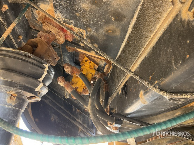 2003 Cat 966G Series II Wheel Loader - Chargeuse sur pneus: photos 4 2003 Cat 966G Series II Wheel Loader - Chargeuse sur pneus: photos 4