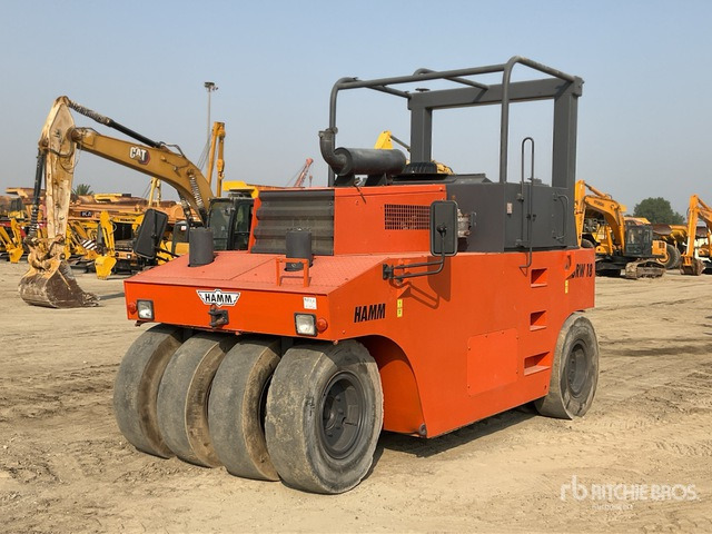2003 Hamm GRW18 8 Wheel Pneumatic Roller - Compacteur à pneus: photos 3 2003 Hamm GRW18 8 Wheel Pneumatic Roller - Compacteur à pneus: photos 3
