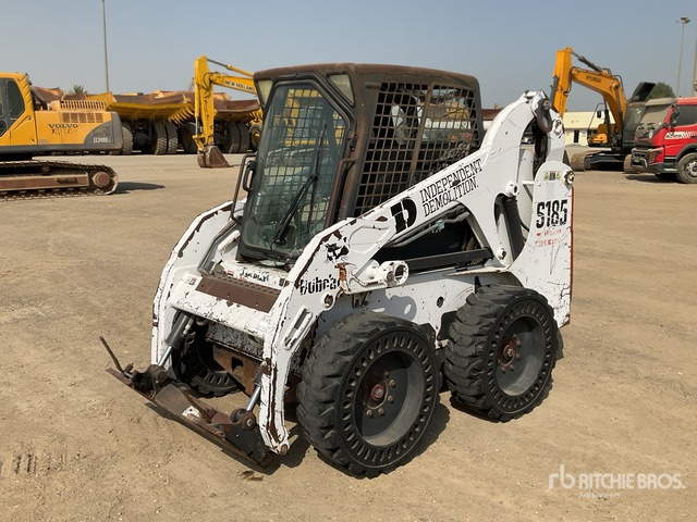 2004 Bobcat S185 - Mini chargeuse: photos 2 2004 Bobcat S185 - Mini chargeuse: photos 2