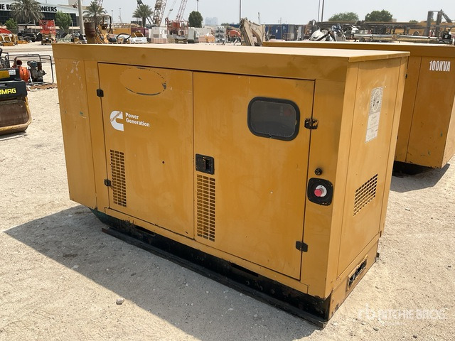 2005 Cummins 100 kVA Skid-Mounted Generator Set - Groupe électrogène: photos 2 2005 Cummins 100 kVA Skid-Mounted Generator Set - Groupe électrogène: photos 2