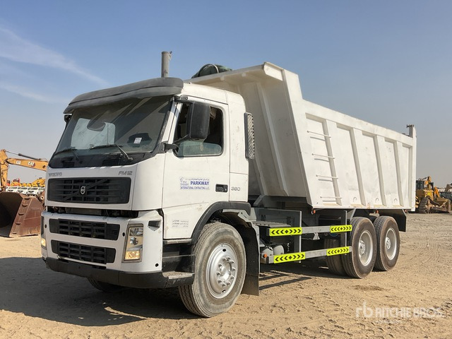 2005 Volvo FM12-380 6x4 T/A Dump Truck - Camion benne: photos 1 2005 Volvo FM12-380 6x4 T/A Dump Truck - Camion benne: photos 1