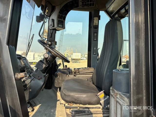 2006 Cat 966G Series II Wheel Loader - Chargeuse sur pneus: photos 5 2006 Cat 966G Series II Wheel Loader - Chargeuse sur pneus: photos 5