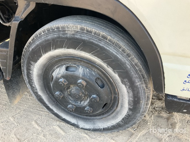 Camion plateau 2006 Mitsubishi Canter 4x2 Flatbed Truck: photos 6 Camion plateau 2006 Mitsubishi Canter 4x2 Flatbed Truck: photos 6