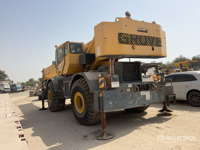 2007 Grove RT700E 55 ton 4x4x4 (Inoperable) Rough Terrain Crane - Grue automotrice lente: photos 3 2007 Grove RT700E 55 ton 4x4x4 (Inoperable) Rough Terrain Crane - Grue automotrice lente: photos 3