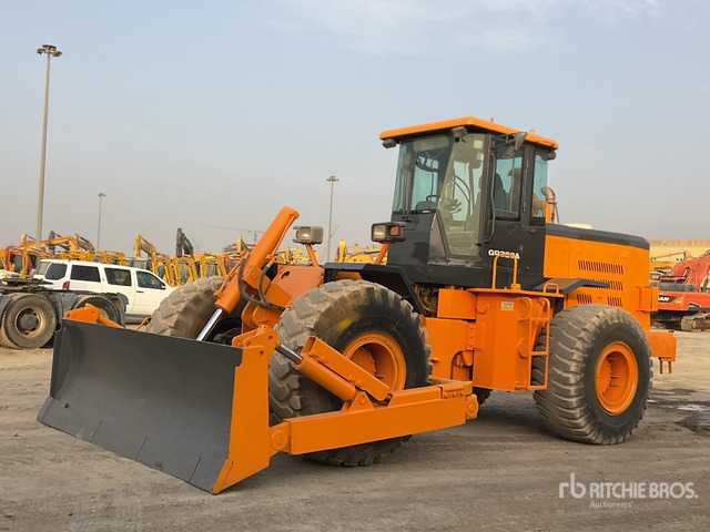 2010 Yutong GQ320A - Bulldozer: photos 1 2010 Yutong GQ320A - Bulldozer: photos 1