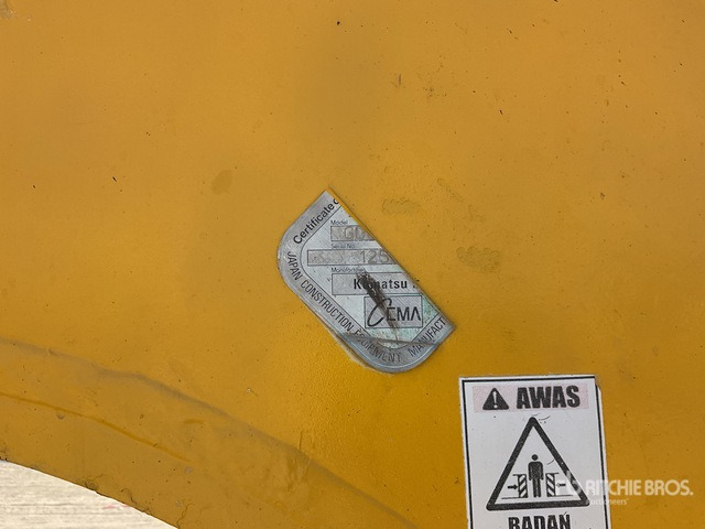 2011 Komatsu GD825A-2 Motor Grader - Niveleuse: photos 2 2011 Komatsu GD825A-2 Motor Grader - Niveleuse: photos 2