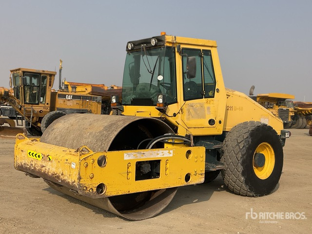 2013 Bomag BW211D-40 - Compacteur à pieds de mouton/ Monocylindre: photos 2 2013 Bomag BW211D-40 - Compacteur à pieds de mouton/ Monocylindre: photos 2