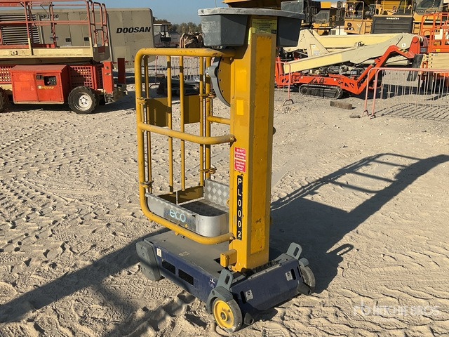 2014 Power Tower Peco Vertical Mast Lift - Nacelle à mât vertical: photos 2 2014 Power Tower Peco Vertical Mast Lift - Nacelle à mât vertical: photos 2