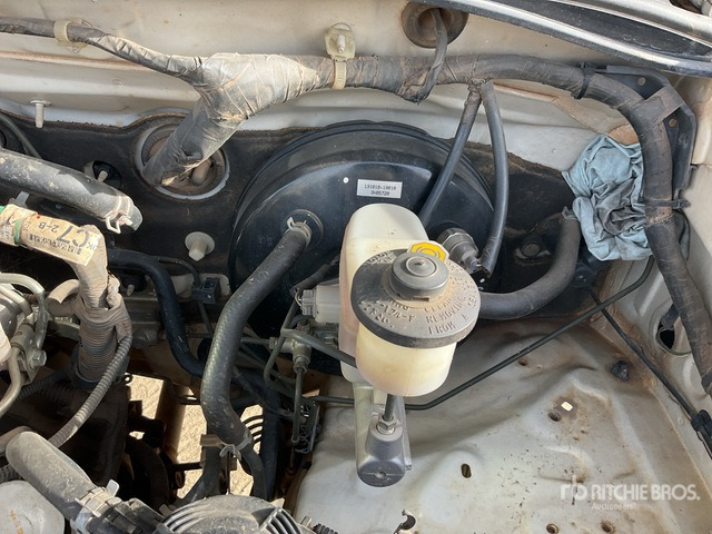 2014 Toyota Hilux 4x4 Crew Cab Pickup - Pick-up: photos 4 2014 Toyota Hilux 4x4 Crew Cab Pickup - Pick-up: photos 4