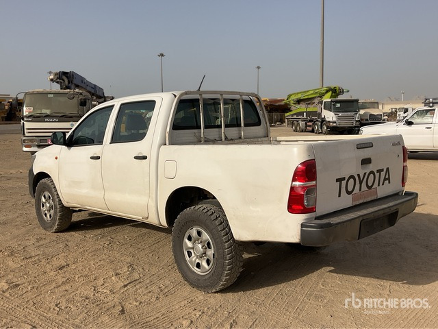 2014 Toyota Hilux 4x4 Crew Cab Pickup - Pick-up: photos 2 2014 Toyota Hilux 4x4 Crew Cab Pickup - Pick-up: photos 2