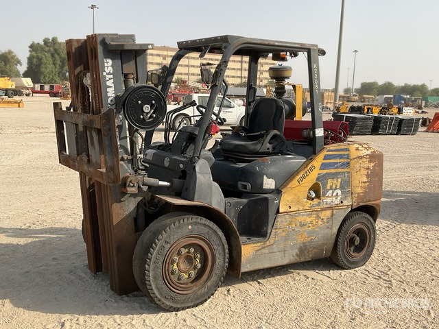2015 Komatsu FH40-1 4 ton Forklift - Chariot élévateur diesel: photos 2 2015 Komatsu FH40-1 4 ton Forklift - Chariot élévateur diesel: photos 2