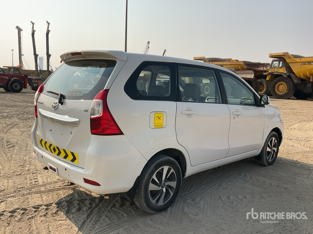 2017 Toyota Avanza Minivan - Voiture: photos 3 2017 Toyota Avanza Minivan - Voiture: photos 3