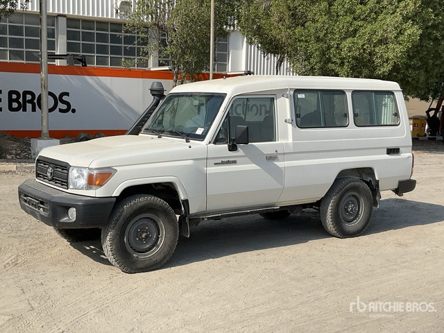2020 Toyota Land Cruiser 78L 4x4 SUV - SUV: photos 2 2020 Toyota Land Cruiser 78L 4x4 SUV - SUV: photos 2