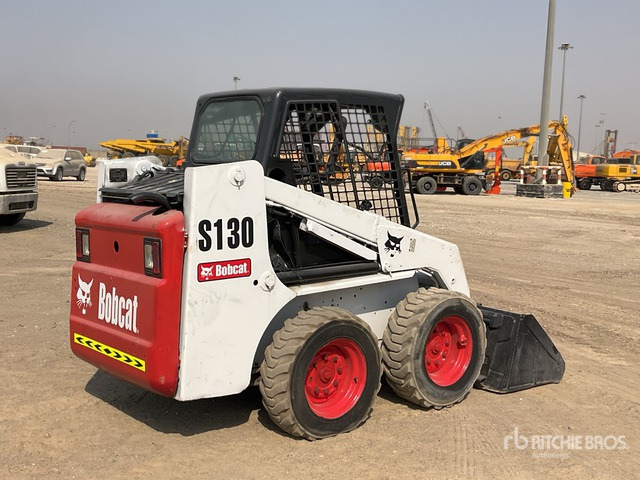 Bobcat S130 - Mini chargeuse: photos 4 Bobcat S130 - Mini chargeuse: photos 4