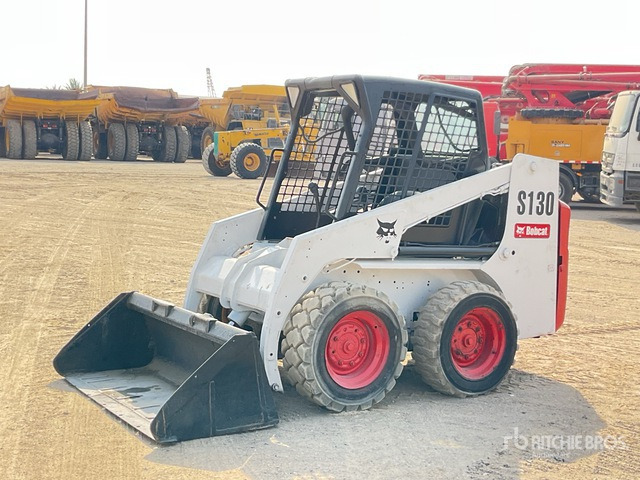 Bobcat S130 - Mini chargeuse: photos 2 Bobcat S130 - Mini chargeuse: photos 2