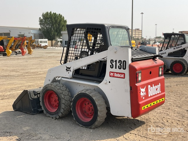 Bobcat S130 - Mini chargeuse: photos 3 Bobcat S130 - Mini chargeuse: photos 3