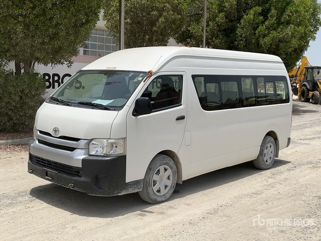 2018 Toyota Hiace High Roof 4x2 16-Seat Mini Bus - Bus: photos 2 2018 Toyota Hiace High Roof 4x2 16-Seat Mini Bus - Bus: photos 2