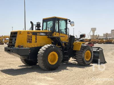 KOMATSU WA380Z-6 - Chargeuse sur pneus: photos 3 KOMATSU WA380Z-6 - Chargeuse sur pneus: photos 3