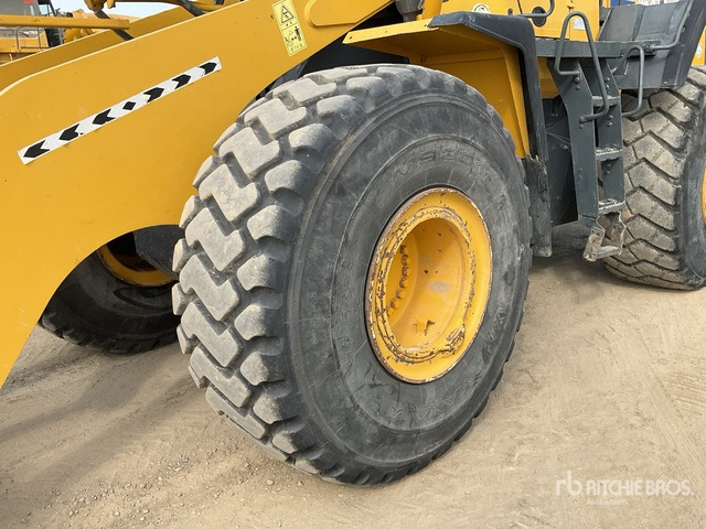 Komatsu WA470-6 - Chargeuse sur pneus: photos 5 Komatsu WA470-6 - Chargeuse sur pneus: photos 5