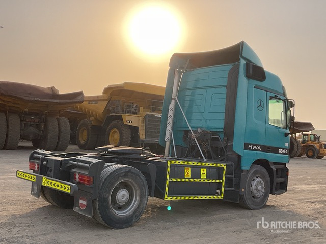 2001 Mercedes-Benz Actros 1843 4x2 S/A Sleeper Truck Tractor - Tracteur routier: photos 4 2001 Mercedes-Benz Actros 1843 4x2 S/A Sleeper Truck Tractor - Tracteur routier: photos 4