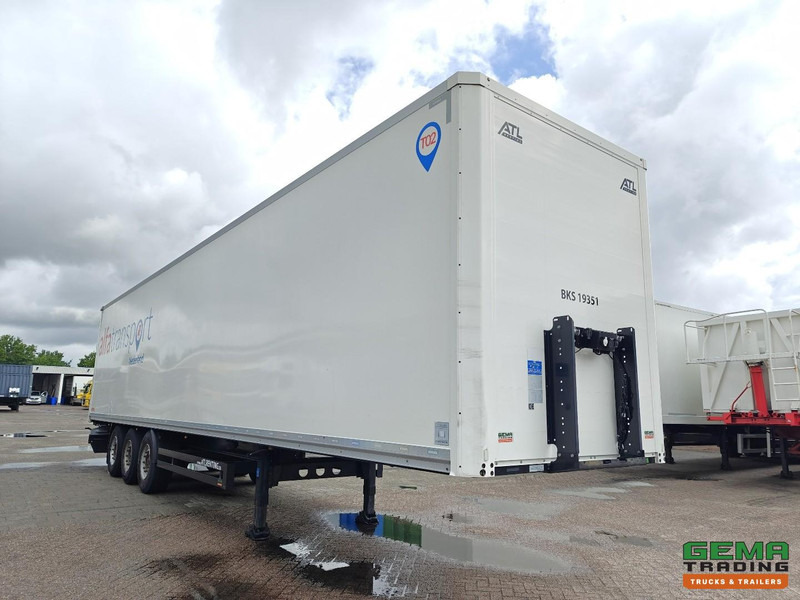 Kögel S24-1 3-Assen SAF - Schijfremmen - Gesloten Opbouw - Semi-remorque fourgon: photos 5 Kögel S24-1 3-Assen SAF - Schijfremmen - Gesloten Opbouw - Semi-remorque fourgon: photos 5