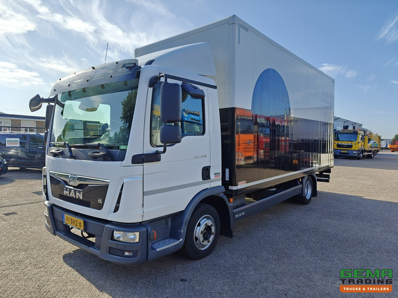 MAN TGL 7.150 4x2 Dagcab Euro6B - 7T - GeslotenBak 5.4m - Elec. Roldeur - 238.000km - Camion fourgon: photos 1 MAN TGL 7.150 4x2 Dagcab Euro6B - 7T - GeslotenBak 5.4m - Elec. Roldeur - 238.000km - Camion fourgon: photos 1