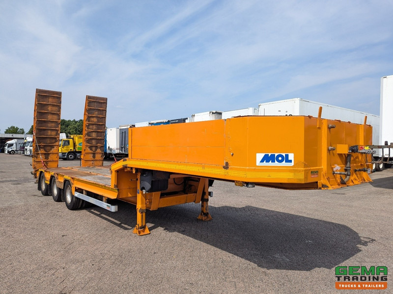 MOL D712/30Tri/45/56/1 3-Assen Gigant - Semi-Dieplader - Hydr. Rampen - NaloopAs - 09/2025 APK - Semi-remorque surbaissé: photos 4 MOL D712/30Tri/45/56/1 3-Assen Gigant - Semi-Dieplader - Hydr. Rampen - NaloopAs - 09/2025 APK - Semi-remorque surbaissé: photos 4