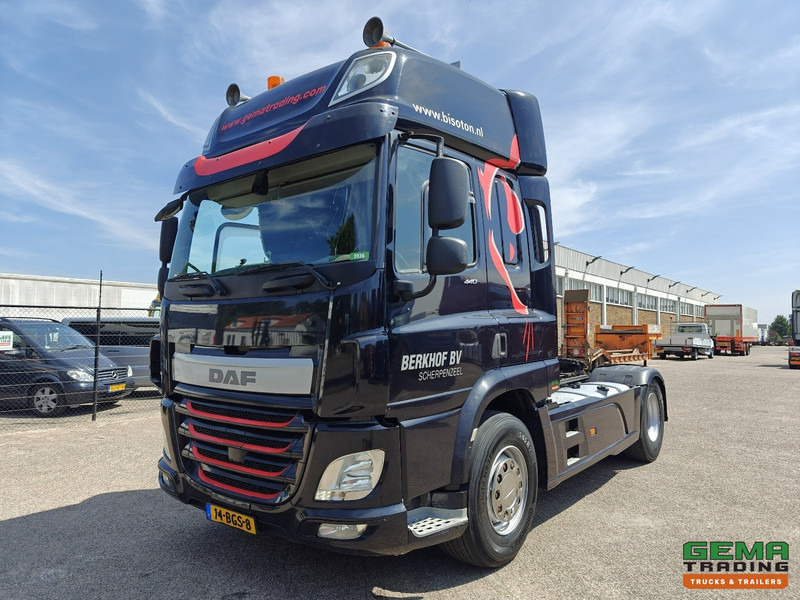 DAF CF 440 FT 4x2 Spacecab Euro6A - SchuifSchotel - Nato - Tracteur routier: photos 1 DAF CF 440 FT 4x2 Spacecab Euro6A - SchuifSchotel - Nato - Tracteur routier: photos 1