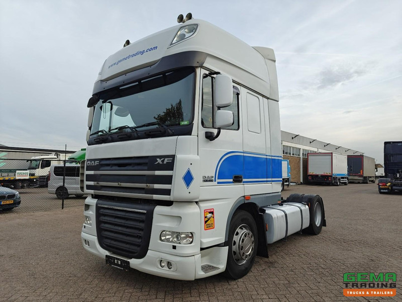 DAF FT XF105.460 4x2 Superspacecab Euro5 - Retarder - Handgeschakeld - Luchtvering - BelgischeRegistratie - Tracteur routier: photos 1 DAF FT XF105.460 4x2 Superspacecab Euro5 - Retarder - Handgeschakeld - Luchtvering - BelgischeRegistratie - Tracteur routier: photos 1