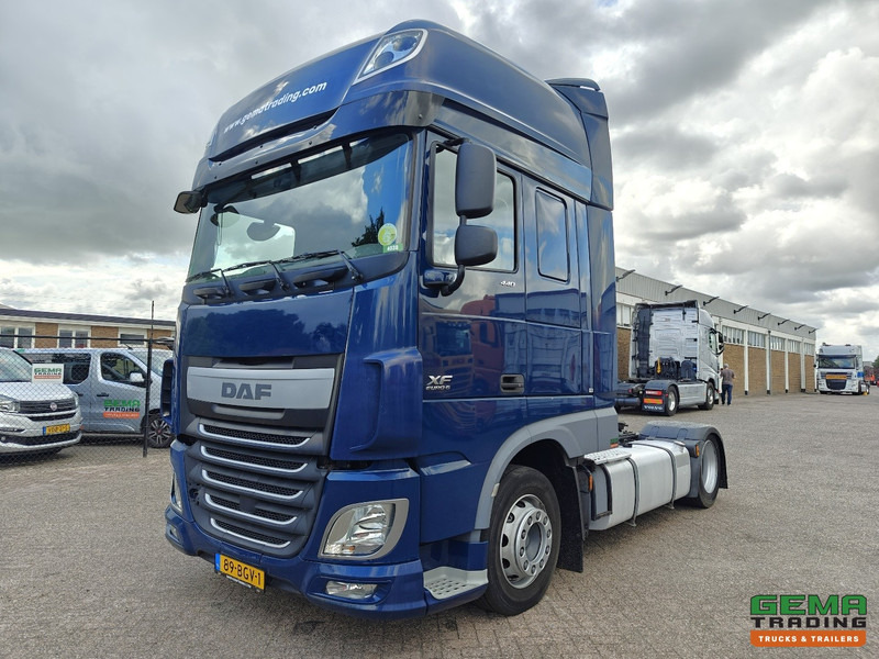 DAF XF 440 FT 4x2 SuperSpaceCab Euro6A - MEGA - Retarder - HandGeschakeld - 344.000KM! - Tracteur routier: photos 1 DAF XF 440 FT 4x2 SuperSpaceCab Euro6A - MEGA - Retarder - HandGeschakeld - 344.000KM! - Tracteur routier: photos 1