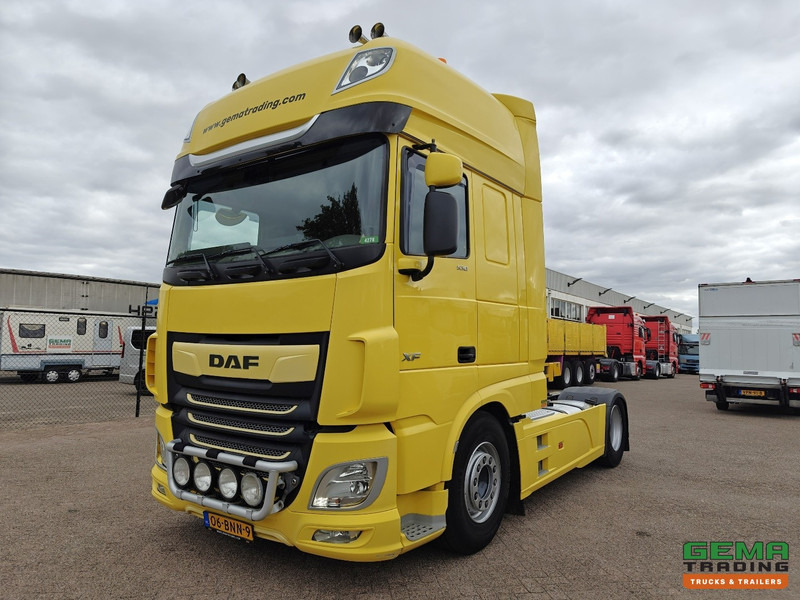 DAF XF 530 FT 4x2 SuperSpaceCab Euro6D -Dubbele Tanks - Vollucht - TV - SMARTTacho V2 - 01/2026 APK - Tracteur routier: photos 1 DAF XF 530 FT 4x2 SuperSpaceCab Euro6D -Dubbele Tanks - Vollucht - TV - SMARTTacho V2 - 01/2026 APK - Tracteur routier: photos 1