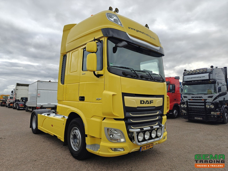 DAF XF 530 FT 4x2 SuperSpaceCab Euro6D -Dubbele Tanks - Vollucht - TV - SMARTTacho V2 - 01/2026 APK - Tracteur routier: photos 2 DAF XF 530 FT 4x2 SuperSpaceCab Euro6D -Dubbele Tanks - Vollucht - TV - SMARTTacho V2 - 01/2026 APK - Tracteur routier: photos 2