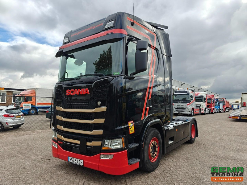 Scania S450 4x2 Highline Euro6D - Retarder - Dubbele Tanks - Standairco - SMARTTacho V2 - Tracteur routier: photos 1 Scania S450 4x2 Highline Euro6D - Retarder - Dubbele Tanks - Standairco - SMARTTacho V2 - Tracteur routier: photos 1